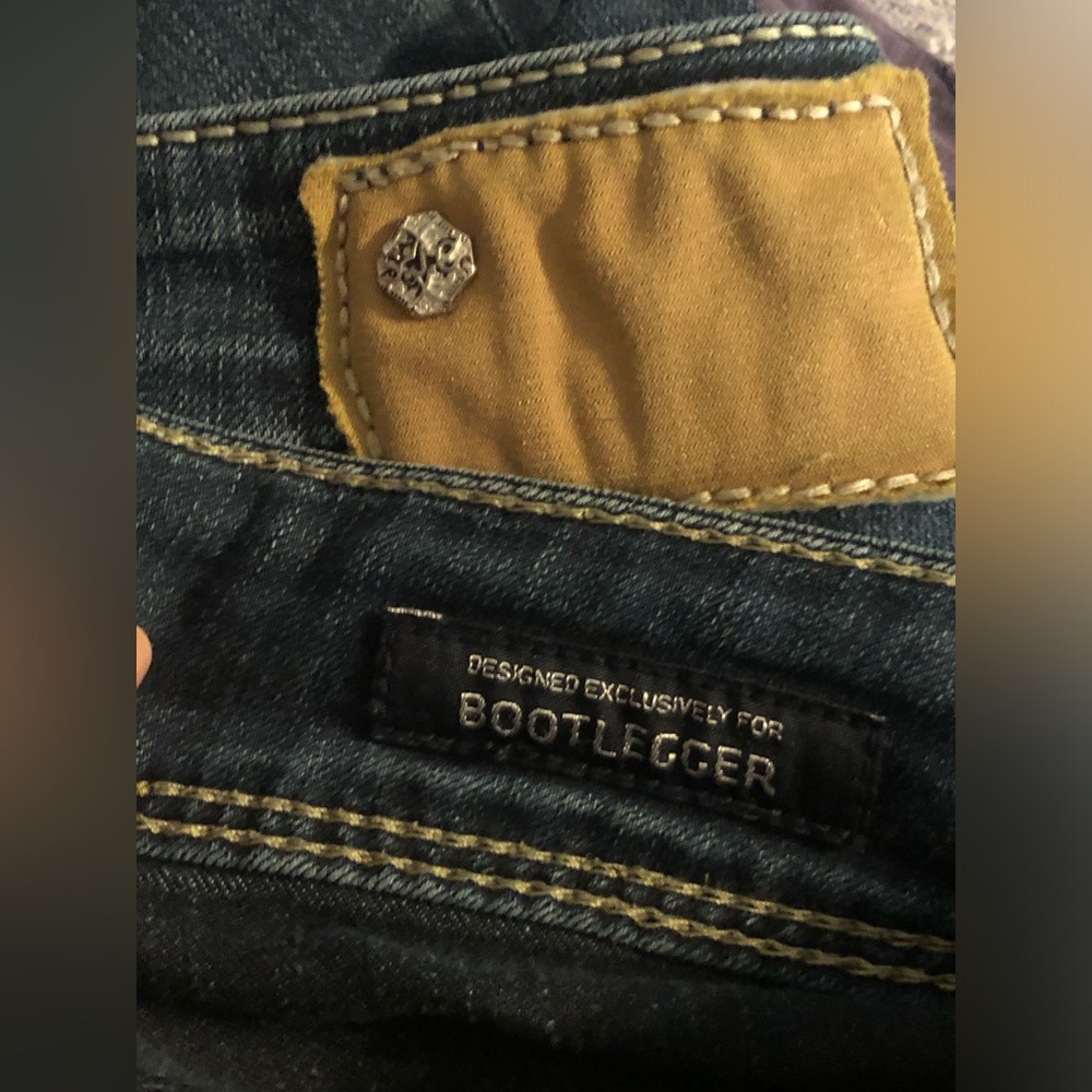 Silver Jeans - Picture 4 of 10